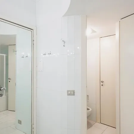 Relstay - Montenapoleone Apartment Milan