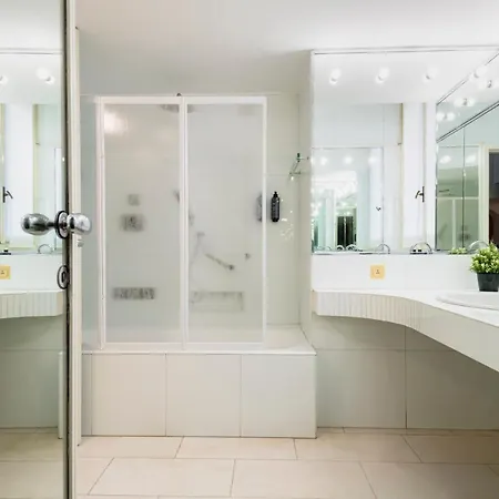 Relstay - Montenapoleone Apartment *
