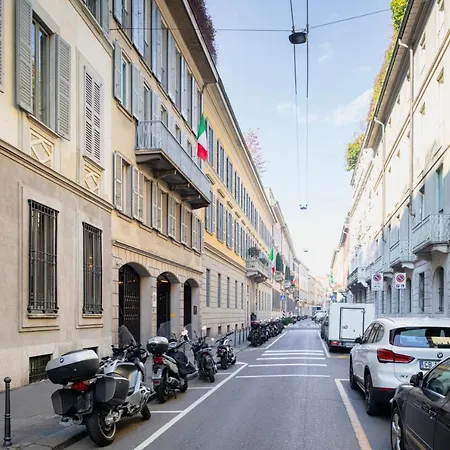 Relstay - Montenapoleone * Milan